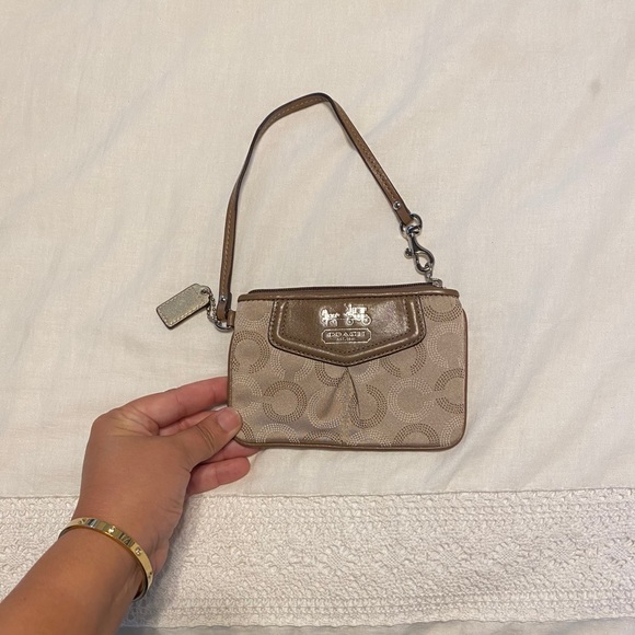 Coach Handbags - Coach wristlet